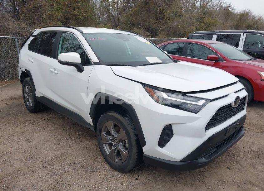 2024 Toyota Rav4 XLE (VIN 2T3P1RFV6RC421914) main photo