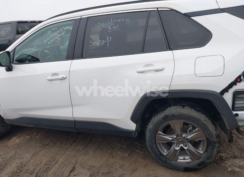 Photo 14 of 2024 Toyota Rav4 XLE (VIN 2T3P1RFV6RC421914)
