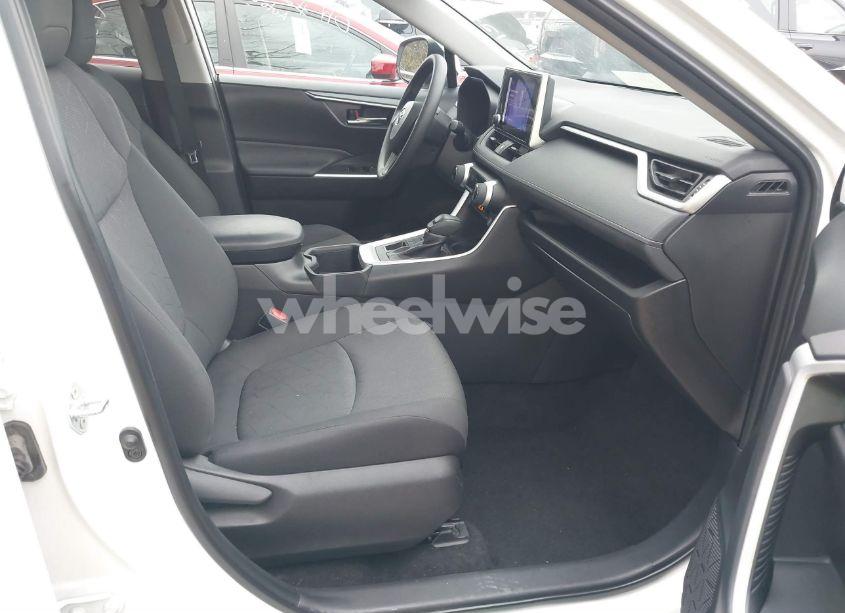 Photo 5 of 2024 Toyota Rav4 XLE (VIN 2T3P1RFV6RC421914)