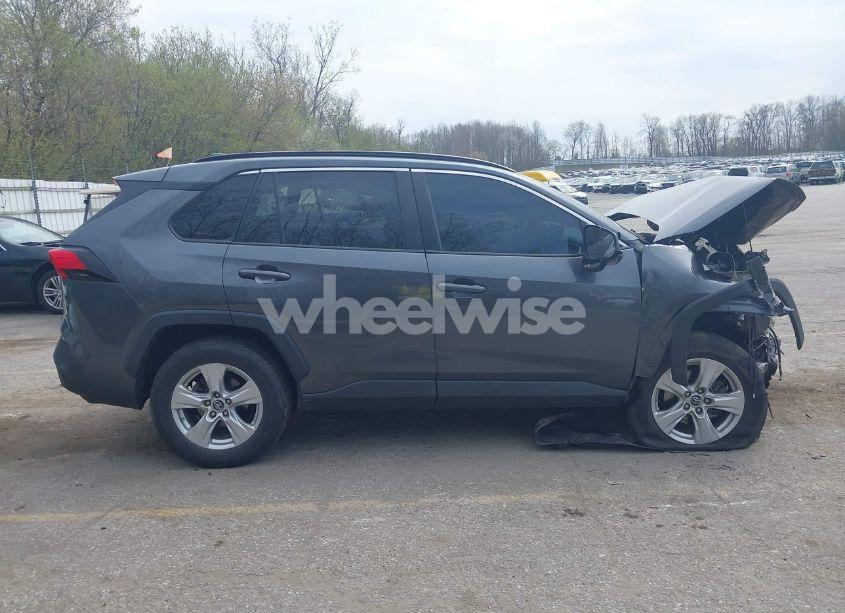 Photo 14 of 2019 Toyota Rav4 XLE (VIN 2T3P1RFV7KC007112)