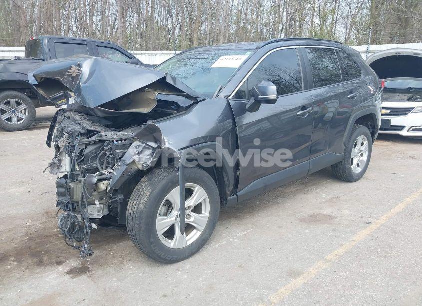 Photo 2 of 2019 Toyota Rav4 XLE (VIN 2T3P1RFV7KC007112)