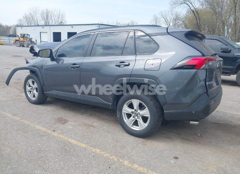 Photo 3 of 2019 Toyota Rav4 XLE (VIN 2T3P1RFV7KC007112)