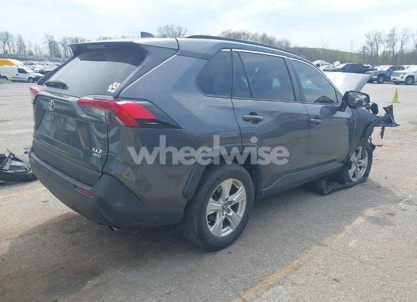 Photo 4 of 2019 Toyota Rav4 XLE (VIN 2T3P1RFV7KC007112)