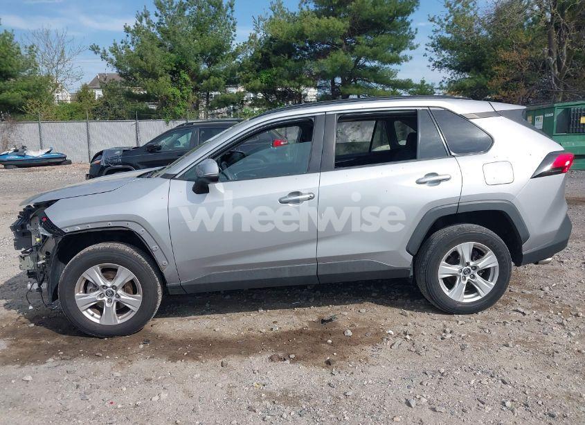 Photo 15 of 2019 Toyota Rav4 XLE (VIN 2T3P1RFV7KW063940)