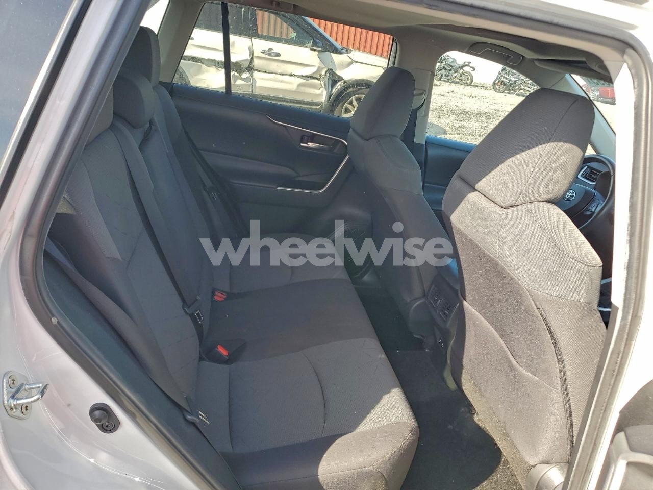 Photo 11 of 2020 TOYOTA RAV4 XLE (VIN 2T3P1RFV7LW094994)