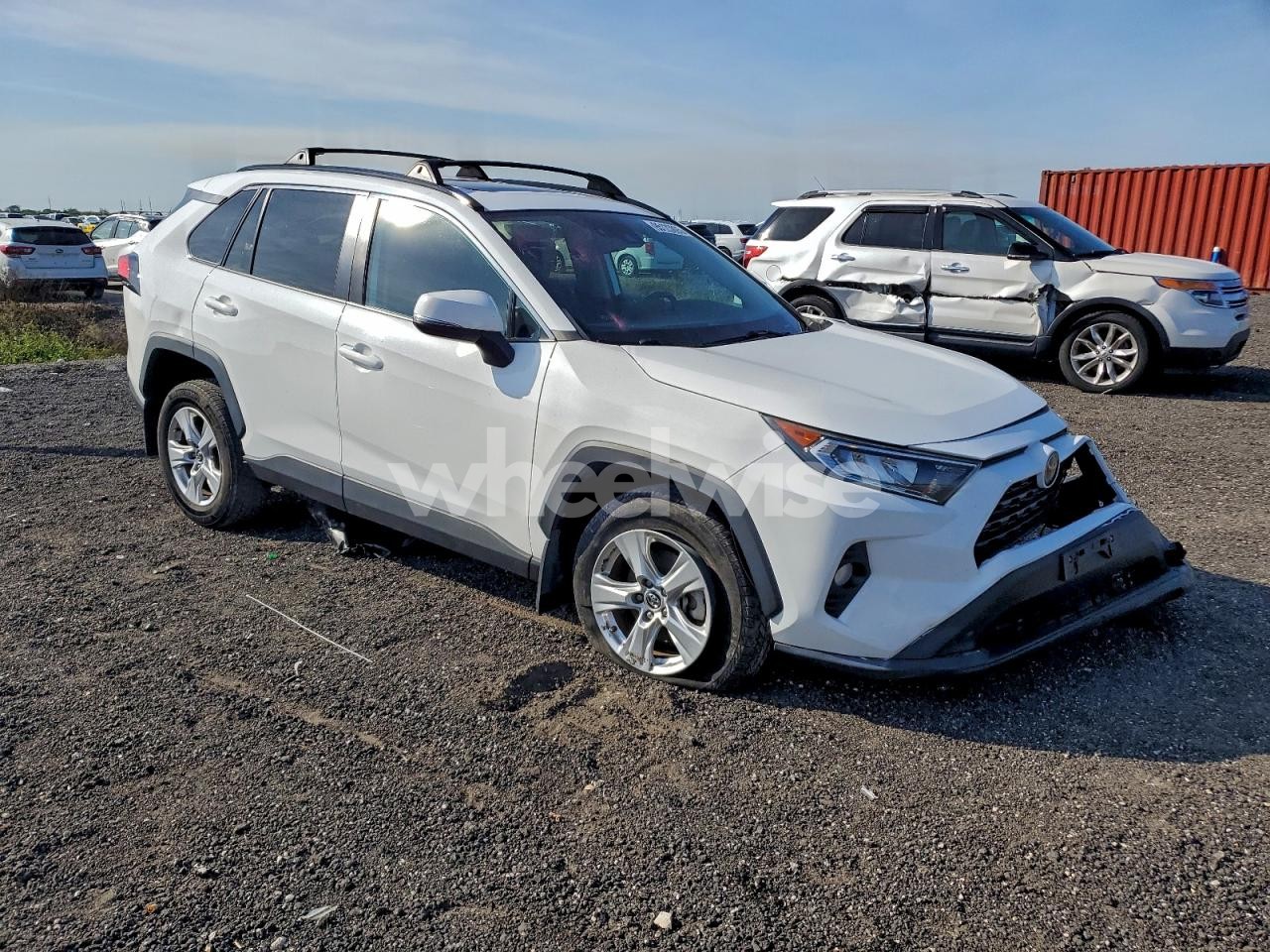 Photo 4 of 2020 TOYOTA RAV4 XLE (VIN 2T3P1RFV7LW094994)
