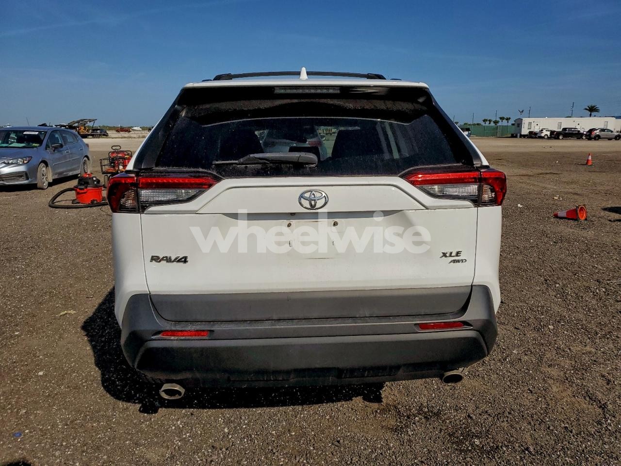 Photo 6 of 2020 TOYOTA RAV4 XLE (VIN 2T3P1RFV7LW094994)