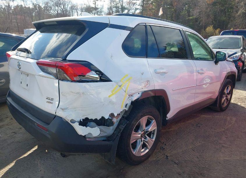 Photo 4 of 2021 Toyota Rav4 XLE (VIN 2T3P1RFV7MC216174)