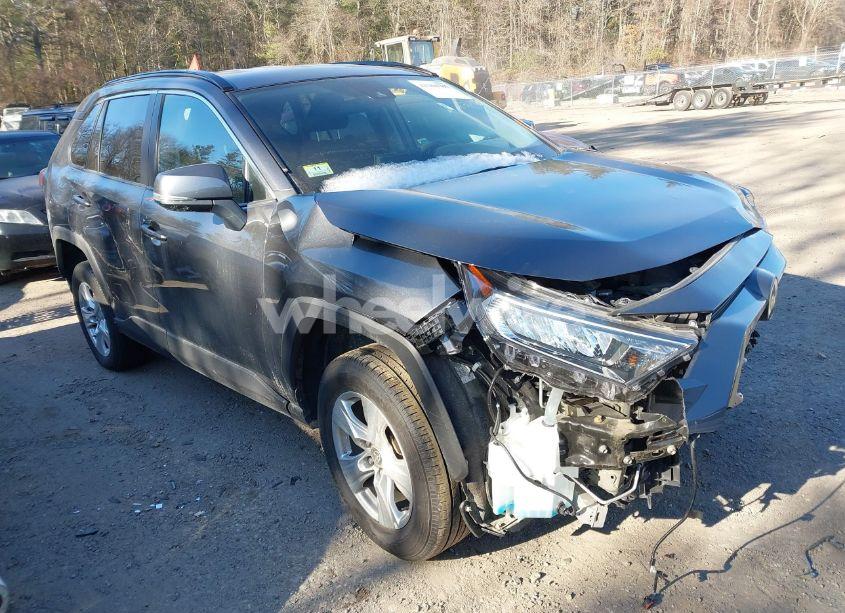 2021 Toyota Rav4 XLE (VIN 2T3P1RFV7MC252995) main photo