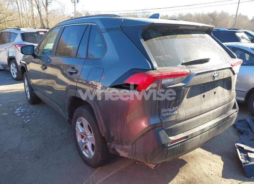 Photo 3 of 2021 Toyota Rav4 XLE (VIN 2T3P1RFV7MC252995)