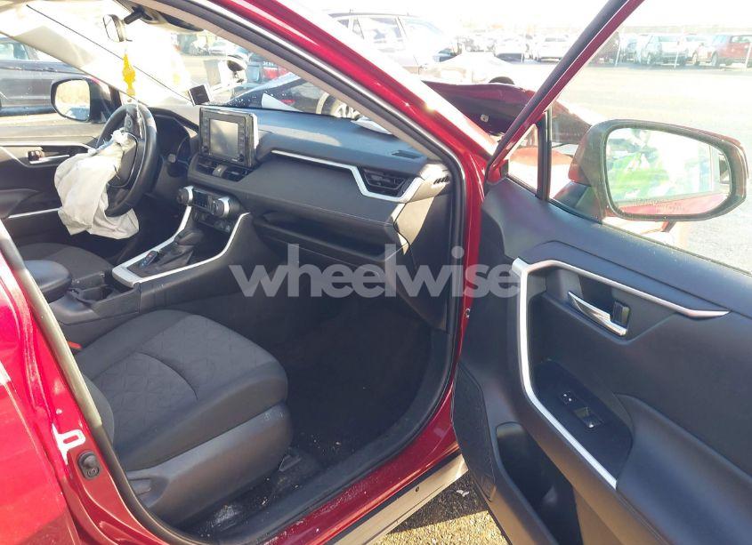 Photo 5 of 2021 Toyota Rav4 XLE (VIN 2T3P1RFV7MW140793)