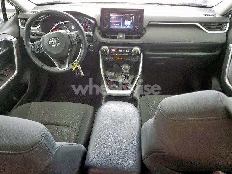 Photo 5 of 2021 TOYOTA RAV4 XLE (VIN 2T3P1RFV7MW160994)