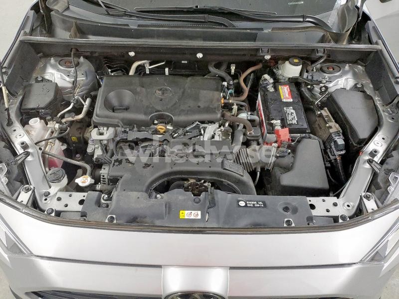 Photo 8 of 2021 TOYOTA RAV4 XLE (VIN 2T3P1RFV7MW160994)