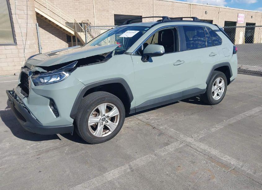 Photo 2 of 2021 Toyota Rav4 XLE (VIN 2T3P1RFV7MW173468)