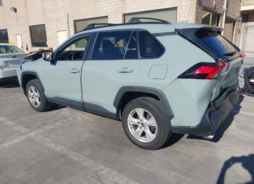 Photo 3 of 2021 Toyota Rav4 XLE (VIN 2T3P1RFV7MW173468)
