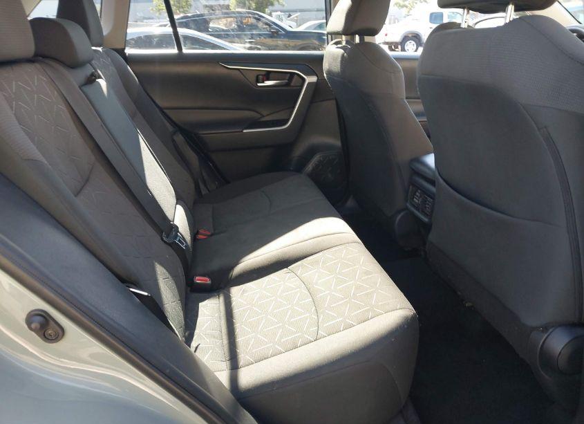 Photo 8 of 2021 Toyota Rav4 XLE (VIN 2T3P1RFV7MW173468)