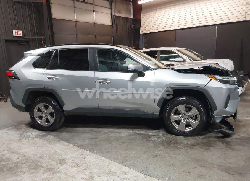 Photo 13 of 2022 Toyota Rav4 XLE (VIN 2T3P1RFV7NW271885)