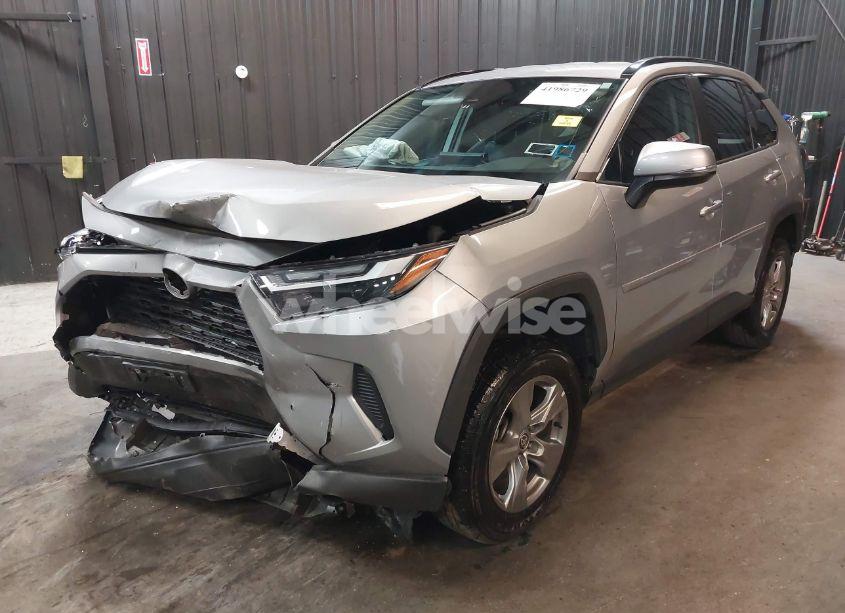 Photo 2 of 2022 Toyota Rav4 XLE (VIN 2T3P1RFV7NW271885)