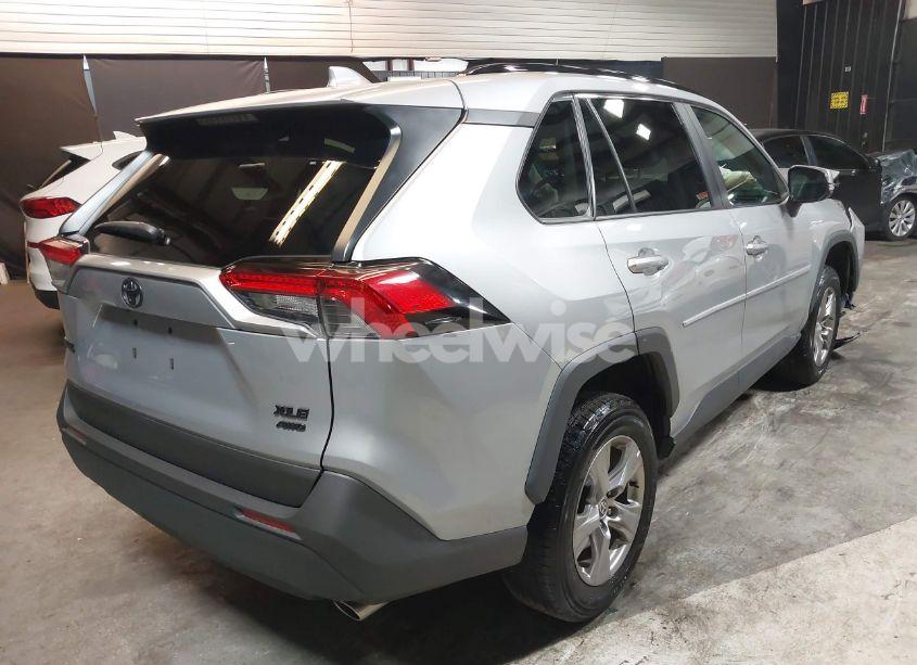 Photo 4 of 2022 Toyota Rav4 XLE (VIN 2T3P1RFV7NW271885)