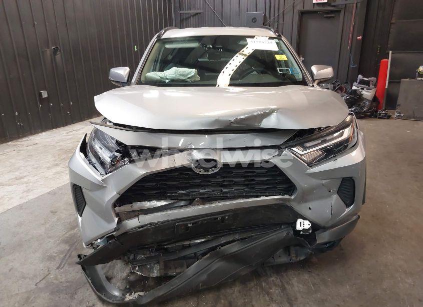 Photo 6 of 2022 Toyota Rav4 XLE (VIN 2T3P1RFV7NW271885)
