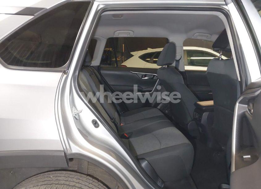 Photo 8 of 2022 Toyota Rav4 XLE (VIN 2T3P1RFV7NW271885)