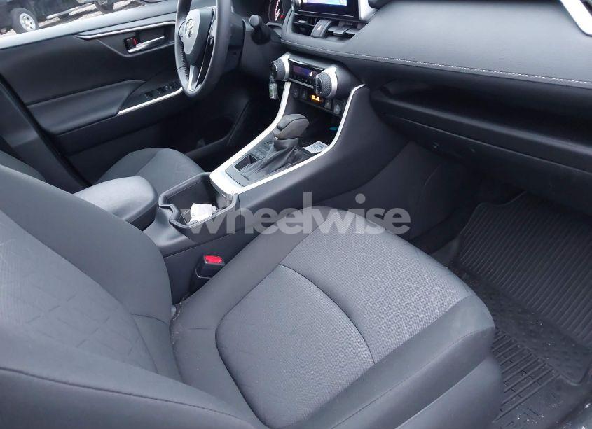 Photo 5 of 2024 Toyota Rav4 XLE (VIN 2T3P1RFV7RC460883)