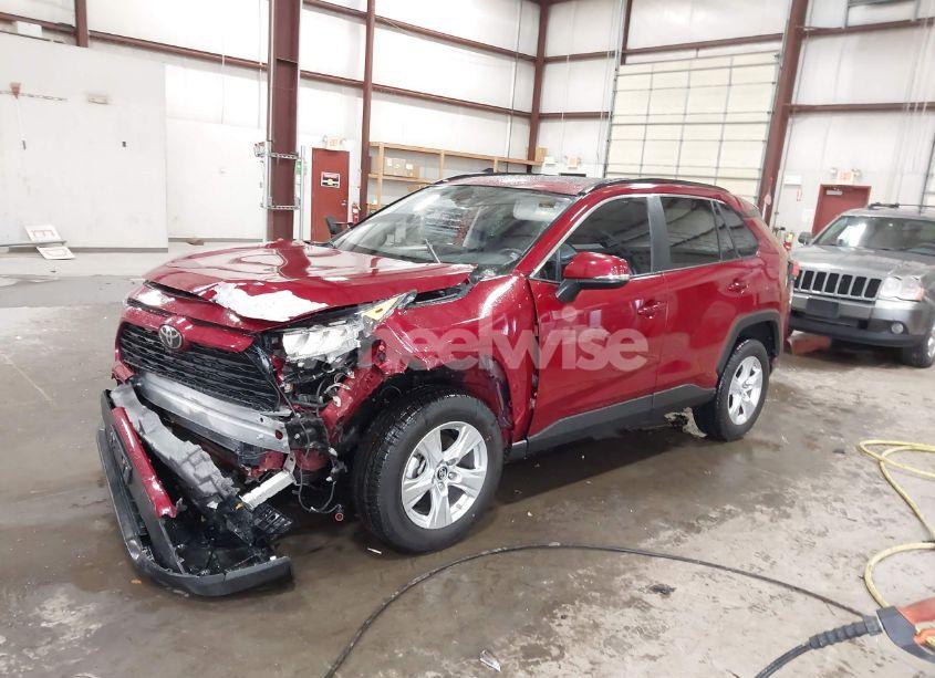 Photo 2 of 2019 Toyota Rav4 XLE (VIN 2T3P1RFV8KC004235)
