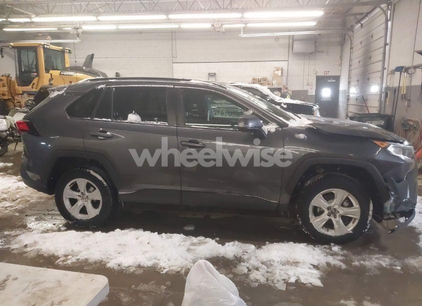 Photo 13 of 2019 Toyota Rav4 XLE (VIN 2T3P1RFV8KC006664)