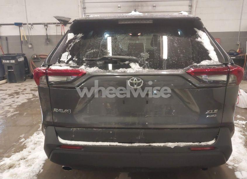 Photo 16 of 2019 Toyota Rav4 XLE (VIN 2T3P1RFV8KC006664)