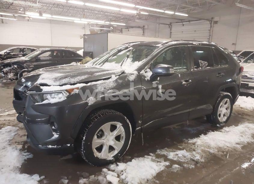 Photo 2 of 2019 Toyota Rav4 XLE (VIN 2T3P1RFV8KC006664)