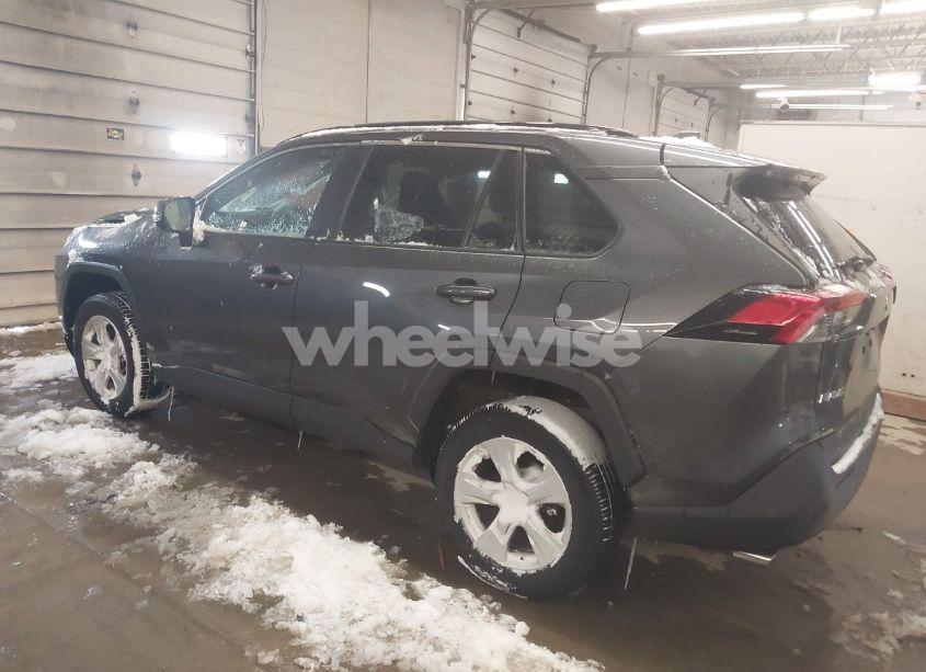 Photo 3 of 2019 Toyota Rav4 XLE (VIN 2T3P1RFV8KC006664)