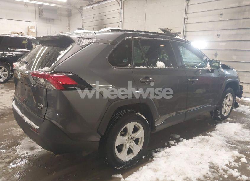 Photo 4 of 2019 Toyota Rav4 XLE (VIN 2T3P1RFV8KC006664)
