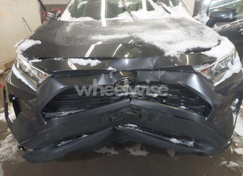 Photo 6 of 2019 Toyota Rav4 XLE (VIN 2T3P1RFV8KC006664)