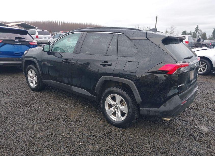 Photo 3 of 2019 Toyota Rav4 XLE (VIN 2T3P1RFV8KW033412)