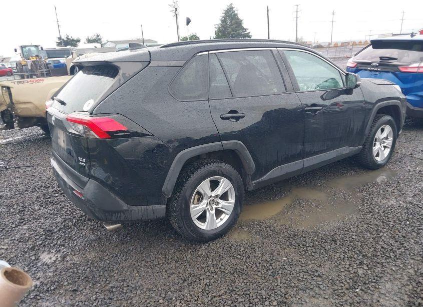 Photo 4 of 2019 Toyota Rav4 XLE (VIN 2T3P1RFV8KW033412)