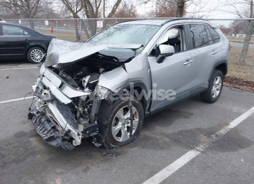 Photo 2 of 2019 Toyota Rav4 XLE (VIN 2T3P1RFV8KW053966)