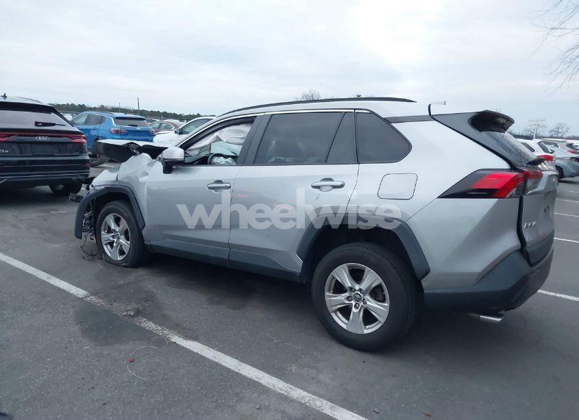 Photo 3 of 2019 Toyota Rav4 XLE (VIN 2T3P1RFV8KW053966)