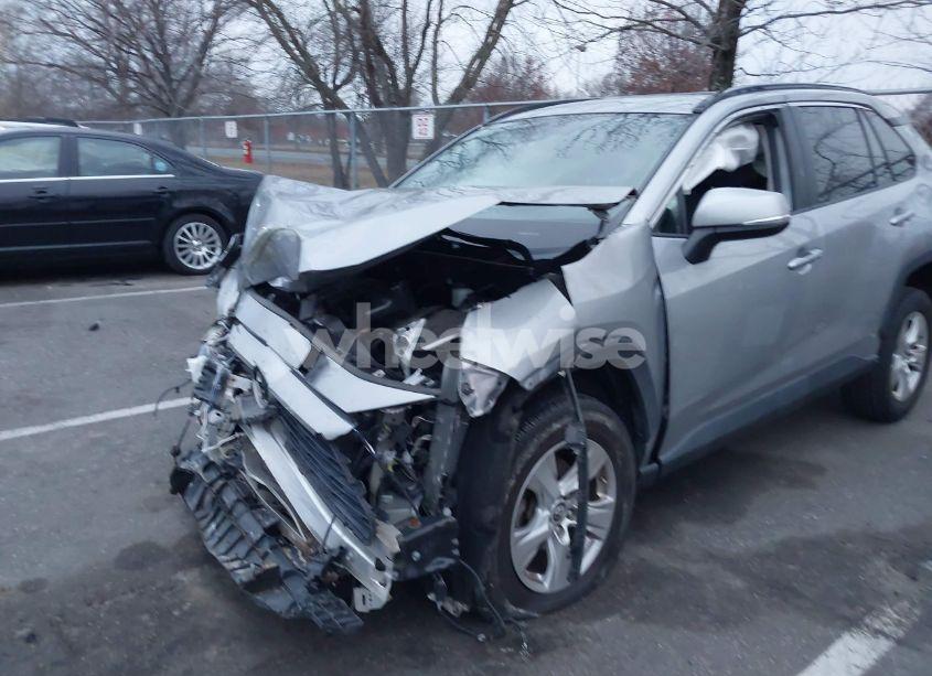 Photo 6 of 2019 Toyota Rav4 XLE (VIN 2T3P1RFV8KW053966)