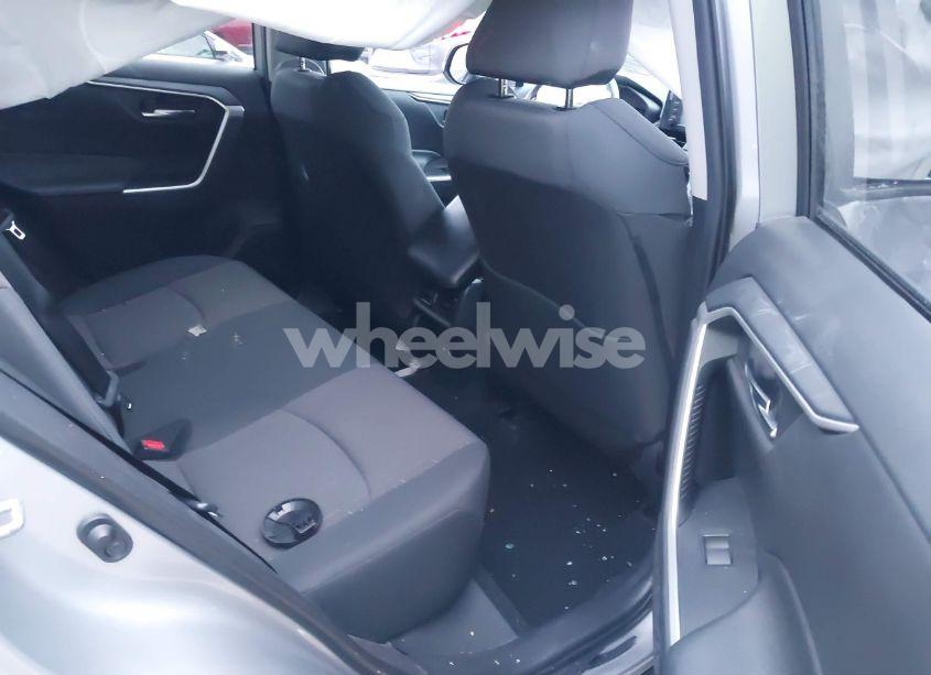 Photo 8 of 2019 Toyota Rav4 XLE (VIN 2T3P1RFV8KW053966)