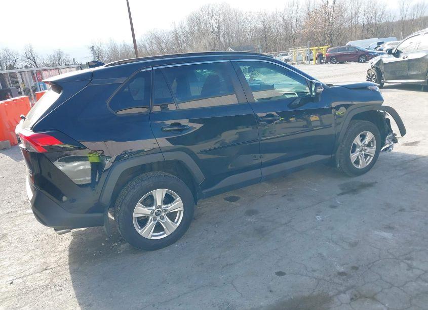 Photo 4 of 2020 Toyota Rav4 XLE (VIN 2T3P1RFV8LC075615)
