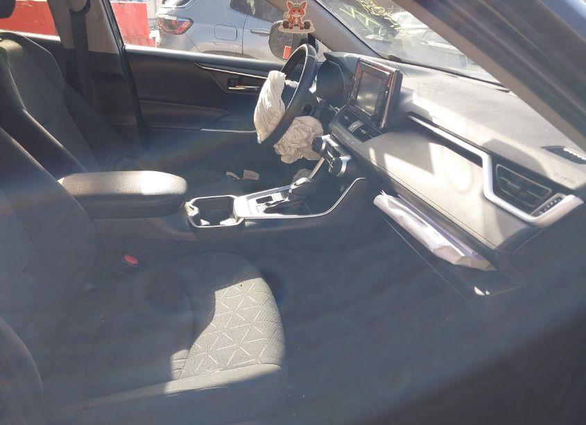 Photo 5 of 2020 Toyota Rav4 XLE (VIN 2T3P1RFV8LC075615)