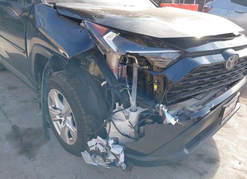 Photo 6 of 2020 Toyota Rav4 XLE (VIN 2T3P1RFV8LC075615)