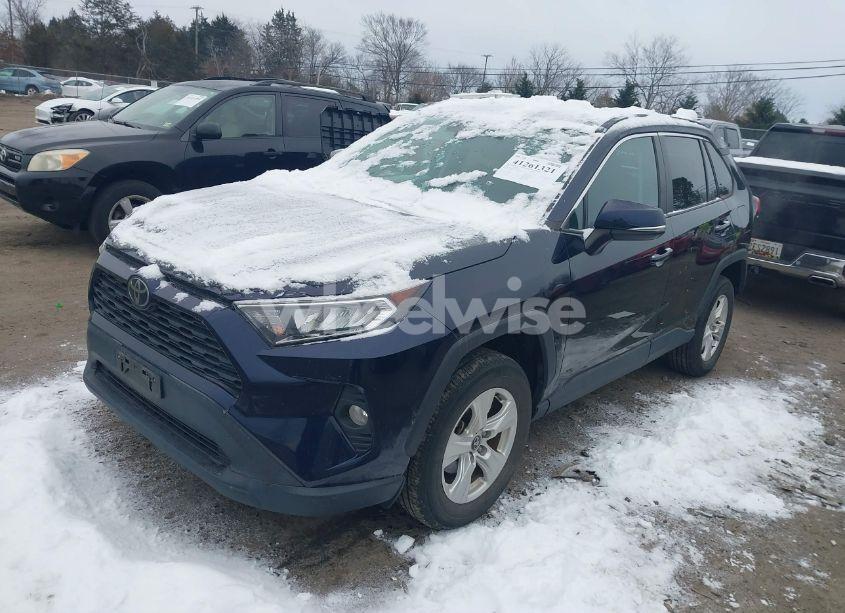 Photo 2 of 2020 Toyota Rav4 XLE (VIN 2T3P1RFV8LC124974)