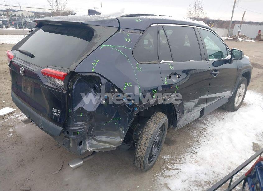 Photo 4 of 2020 Toyota Rav4 XLE (VIN 2T3P1RFV8LC124974)