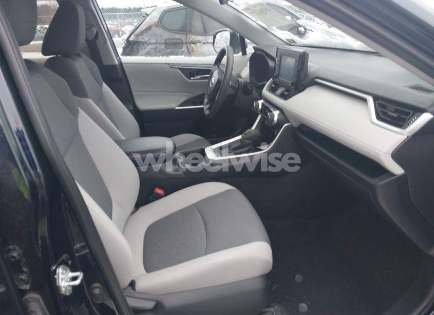 Photo 5 of 2020 Toyota Rav4 XLE (VIN 2T3P1RFV8LC124974)