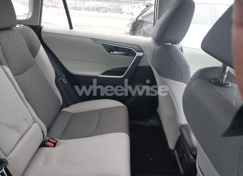 Photo 8 of 2020 Toyota Rav4 XLE (VIN 2T3P1RFV8LC124974)
