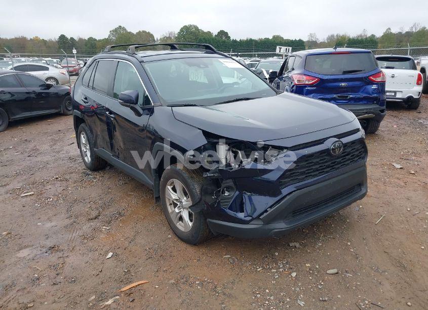 2020 Toyota Rav4 XLE (VIN 2T3P1RFV8LC125820) main photo