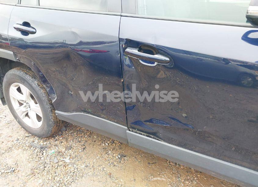 Photo 6 of 2020 Toyota Rav4 XLE (VIN 2T3P1RFV8LC125820)