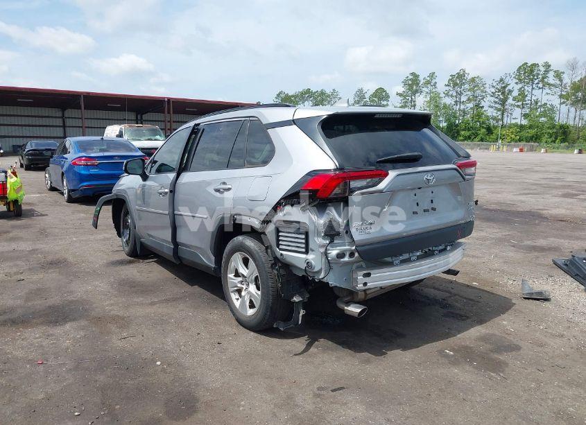Photo 3 of 2021 Toyota Rav4 XLE (VIN 2T3P1RFV8MC242220)