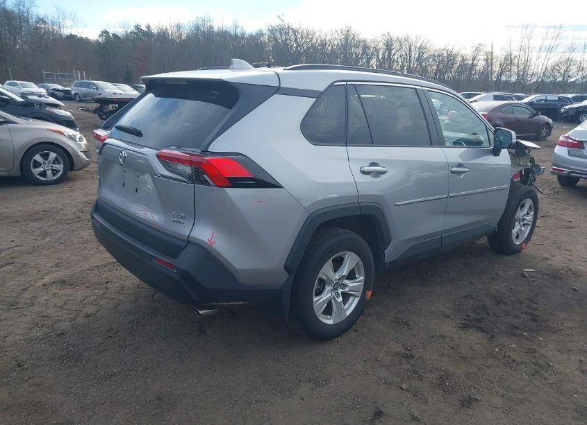 Photo 4 of 2021 Toyota Rav4 XLE (VIN 2T3P1RFV8MW143024)